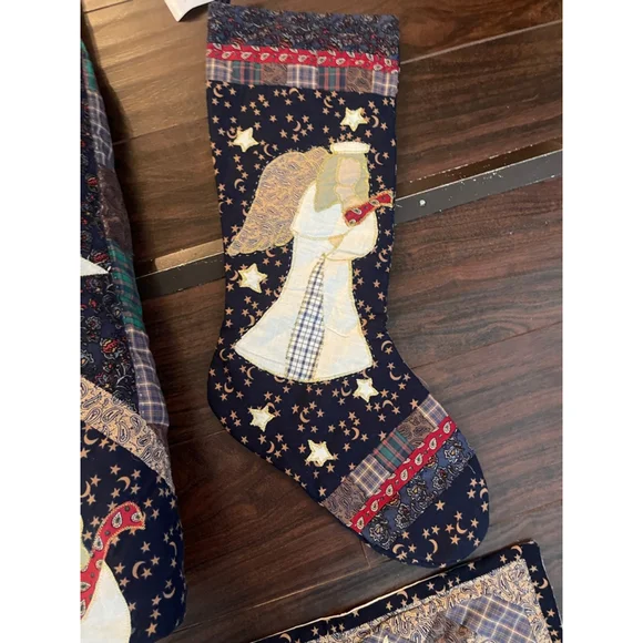 Vintage Quilted Angel Christmas Set – Tree Skirt, Quilt, 2 Runners & Stocking – - Picture 6 of 15